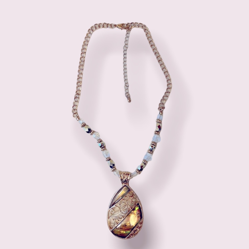 🌸2 for $15, 3 for $20🌸 NWOT Mixit pendant necklace, gold black translucent